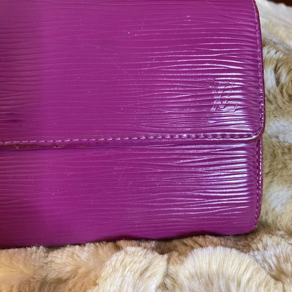 Louis Vuitton Portefeuille Sarah Epi Wallet - Picture 10 of 12